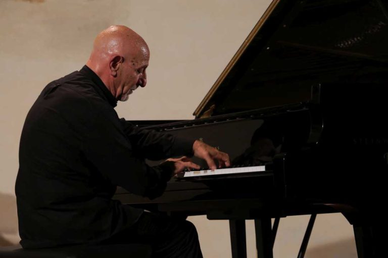 il-Maestro-Roberto-Cappello-in-concerto-