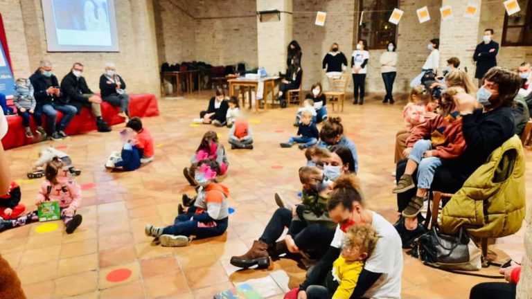 Offida-genitori-e-bambini-entusiasti-dellevento-Letture-in-Musica