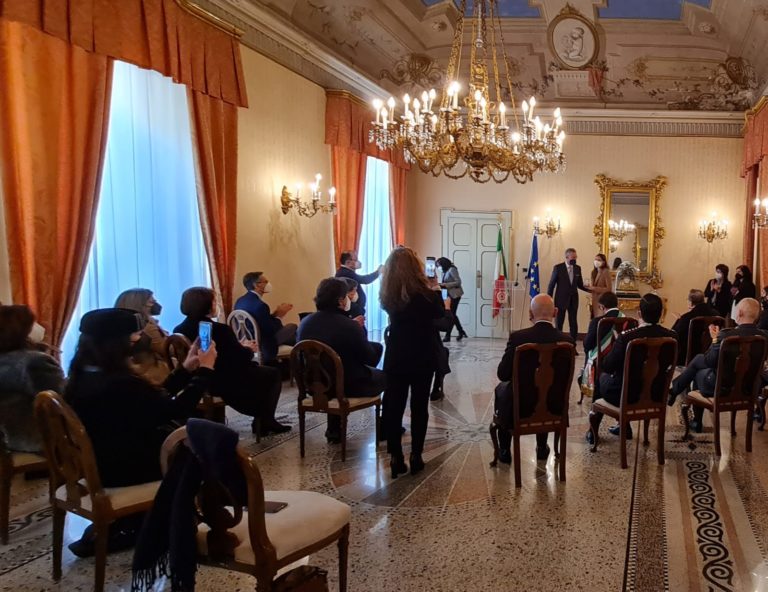 il-momento-della-premiazione-ain-prefettura-il-27-gemnaio-a-Teramo