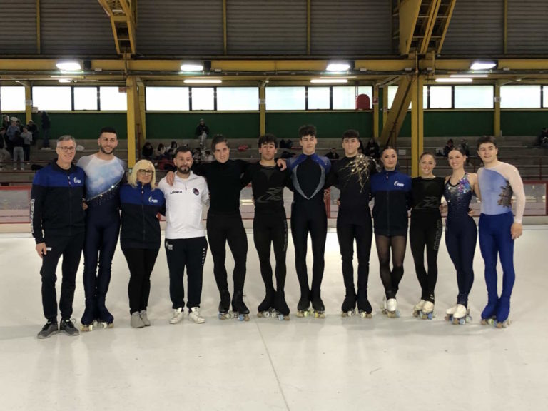 atleti-seniores-con-staff-azzurro