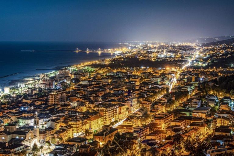 Panorama-notturno-estate