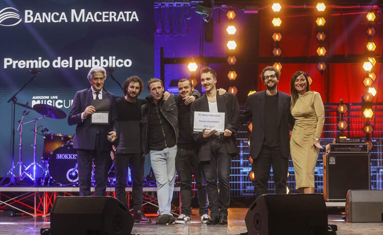 Sindaco-Sandro-Parcaroli-Edel-Debora-Falcetta-Premio-Targa-Macerata-