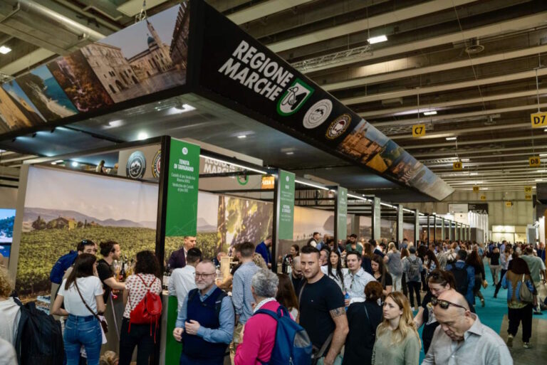 Stand-Marche-Vinitaly_