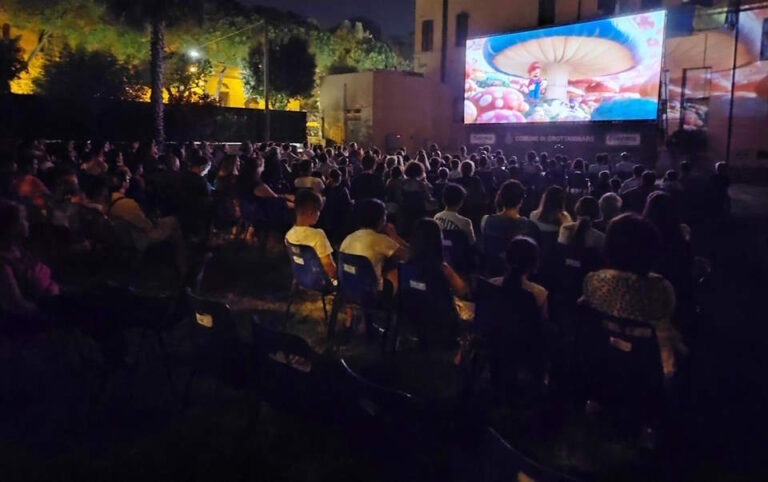 Cinema-in-Giardino_pro1