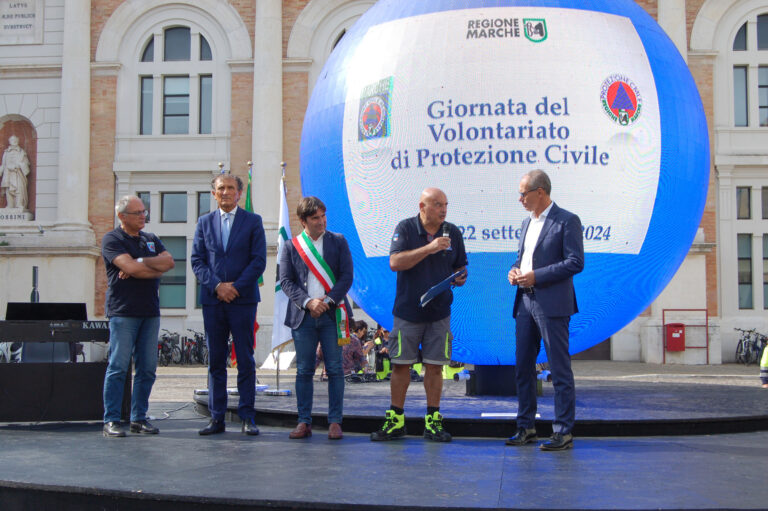Aguzzi_Volontari2