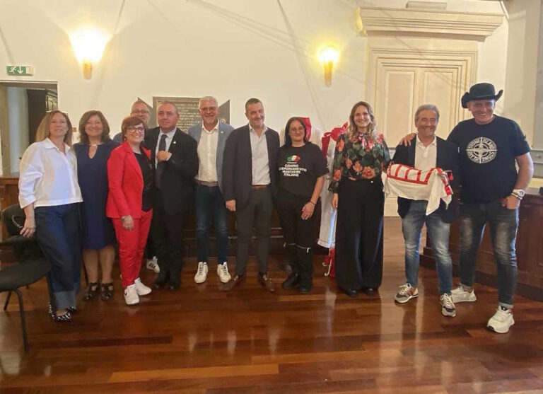 Le-maschere-offidane-e-ascolane-al-Columbus-Day-tradizione-e-identita-italiana-in-scena-a-New-York