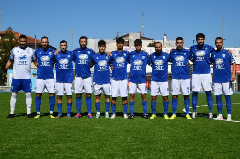 Monturano-Atletico-Mariner-1-2-la-formazione-schierata-da-mister-Fusco-foto-di-Enzo-Stacchiotti