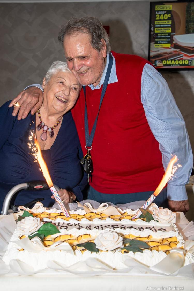 60C2B0-anniversario-di-matrimonio-di-Loggi-Roberta-e-Giardina-Onorio-461472647_401749719459958_6286601126313238989_n