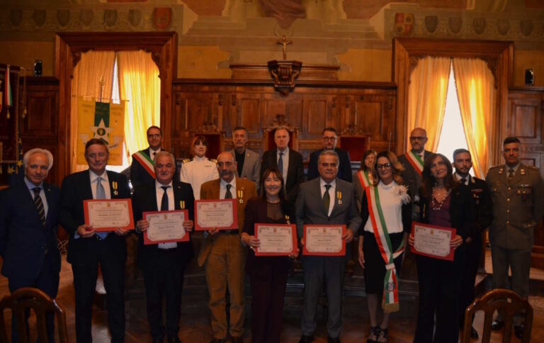 Foto-di-gruppo-Cerimonia-Maestri-del-Lavoro-2024