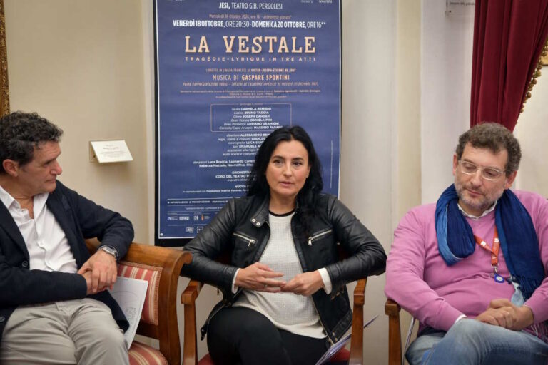 Vestale-Jesi_Conferenza-stampa_Benigni-Remigio-Taddia_Foto-Stefano-Binci