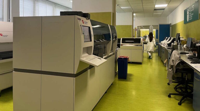 Laboratorio-analisi-ospedale-Mazzoni-Ascoli