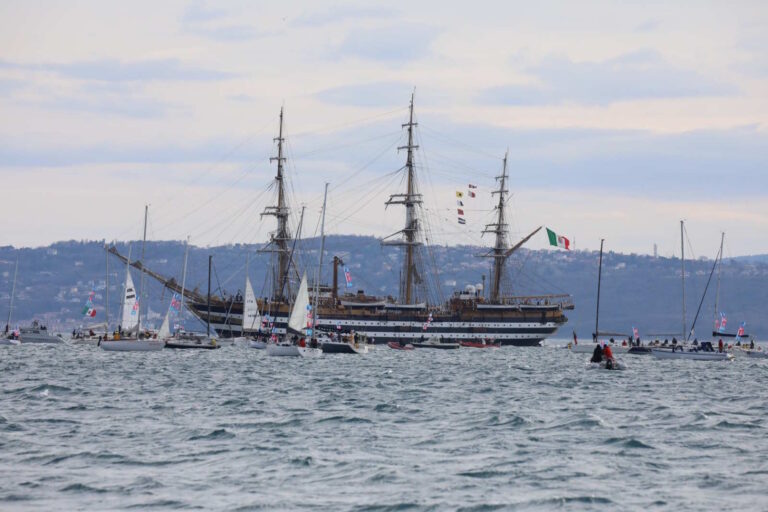 Vespucci-con-barche
