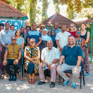 il-prof-Capriotti-a-dx-durante-un-recente-incontro-in-Kenya