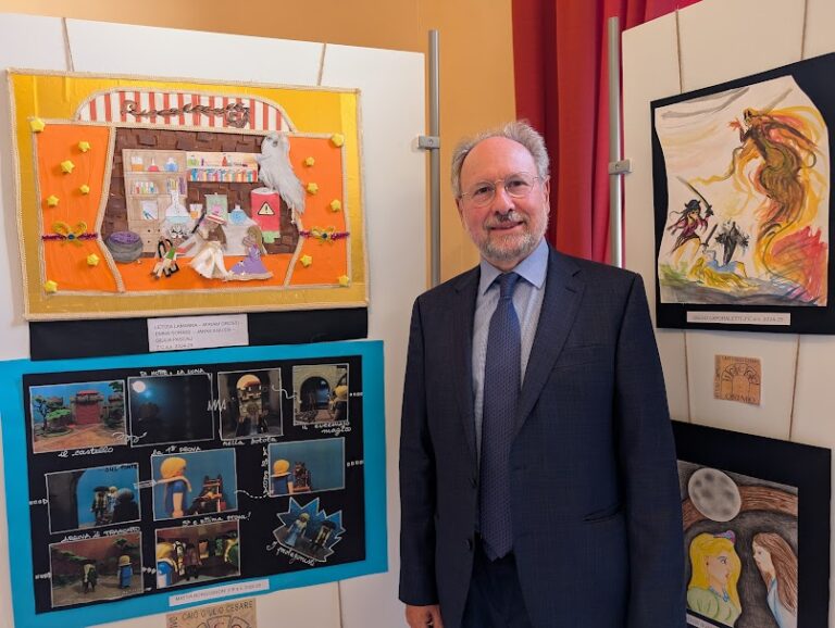 2_Vincenzo-De-Vivo-mostra-Opera-Lirica-Fai-Da-te