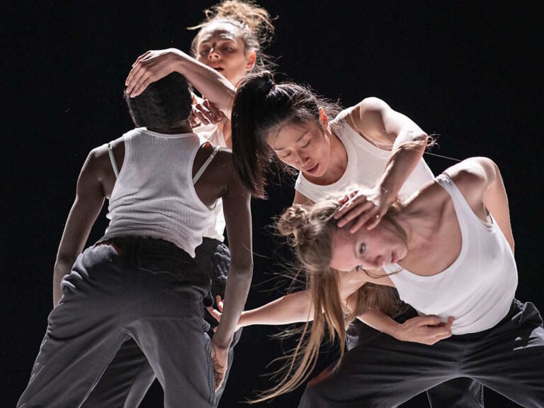 HIGH-SEASON_ph-Michel-Bovay