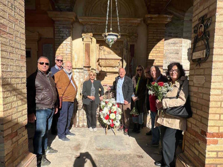 7f71b486-6099-405c-bfd2-de3c6078cfa0