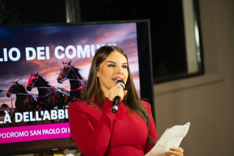 LIVIA-ZANARDI-la-conduttrice-del-Gala