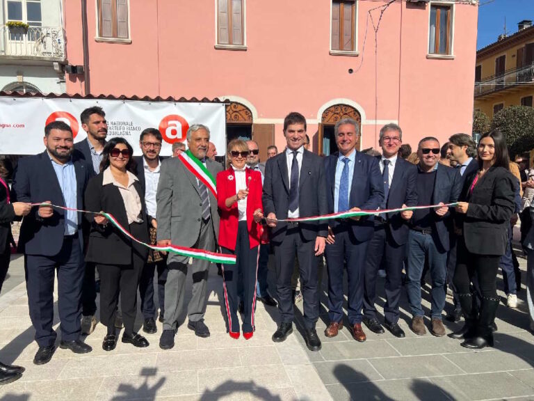 Taglio-del-nastro-60-Fiera-Internazionale-del-Tartufo-Bianco-