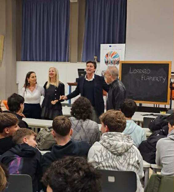 f2e1bdce-530b-4638-8a72-ffb61a3aefb1-1