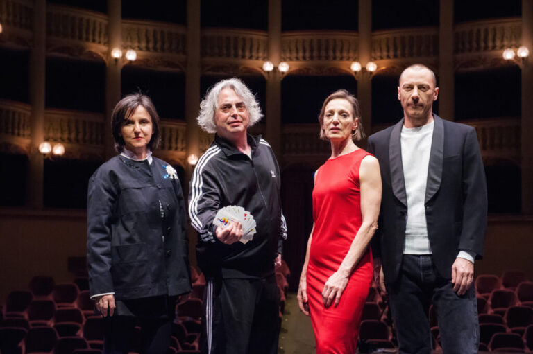 Abracadabra_Una-foto-della-compagnia_phEleonora-Cavallo-1024x681-1