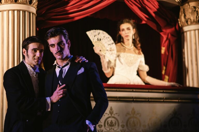 LA-SIGNORA-DELLE-CAMELIE-3