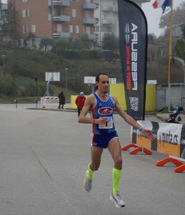Veregra-Run-21122025-arrivo-Stefano-Massimi