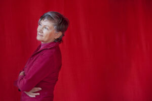 mariangela_gualtieri_rosso_crediti_melina_mulas-1024x683-1