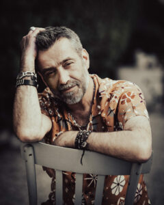 Daniele-Silvestri-foto-di-Albert-DAndrea-819x1024-1