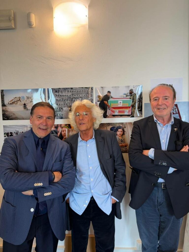 PREMIO-CITTA-GROTTAMMARE-DELIA-GABRIELLI-VICE-PRESID-E-ANTONIO-LERA-ROTARY